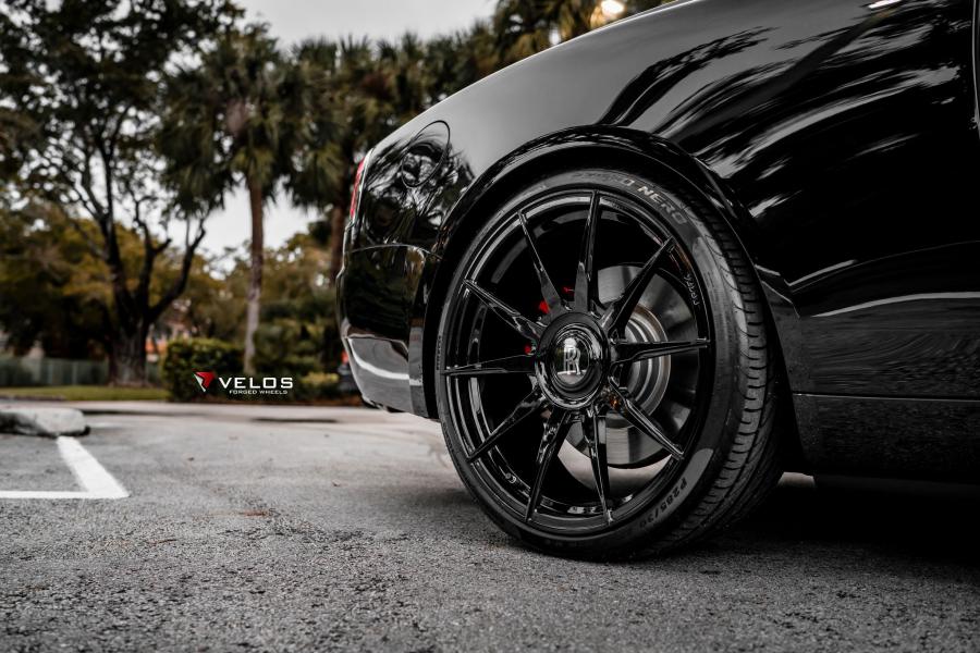 Детали экстерьера Rolls-Royce Dawn on Velos Wheels (S10) 2019 года  (фото 6 из 13)